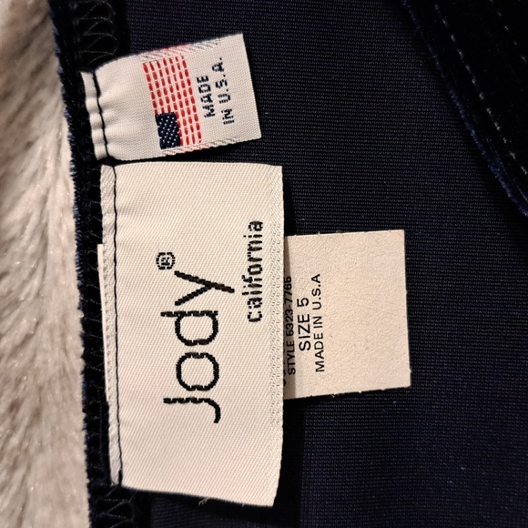 NWT VNTG velvet top made in the USA 🇺🇸 - Picture 4 of 9